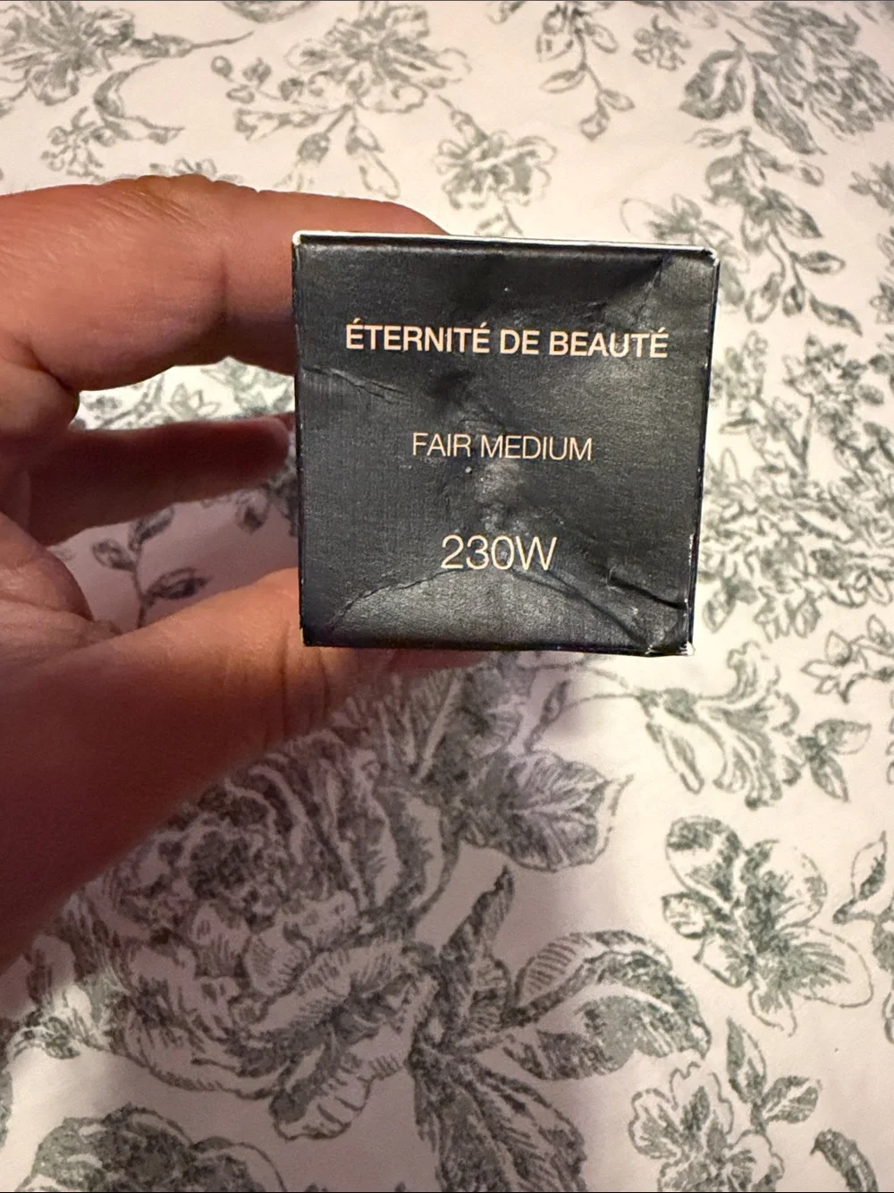 Gucci Matte Fair Medium Foundation — 230 W